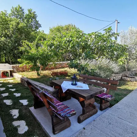Holiday home Selma Vinine